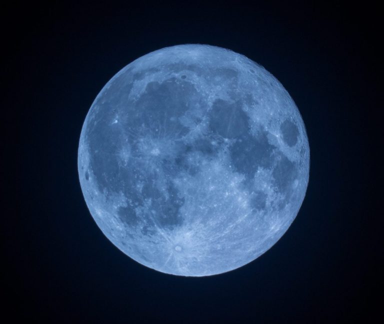 Une conjonction rare de phénomènes lunaires