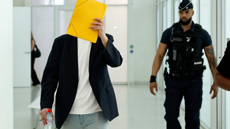 Des réquisitions de trois ans de prison face à un scandale croissant