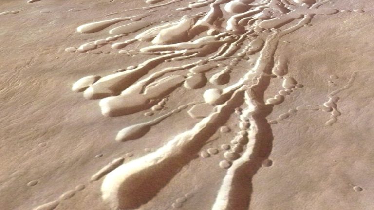 Une nouvelle stratégie d'exploration pour les tubes de lave