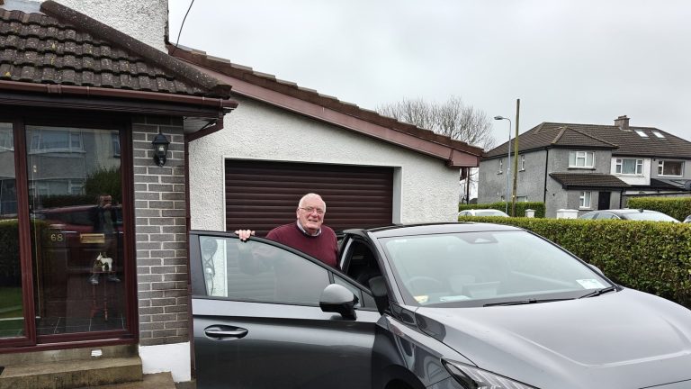 La baisse de 24 % des ventes de véhicules électriques en Irlande