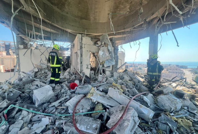 Chute des cours du brut et blocage du détroit d'Ormuz