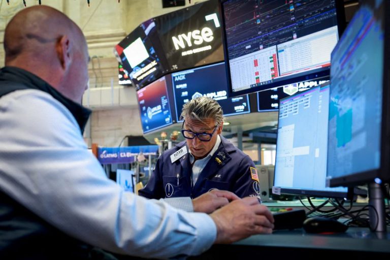 Un record historique pour le Dow Jones, mais un Nasdaq en retrait