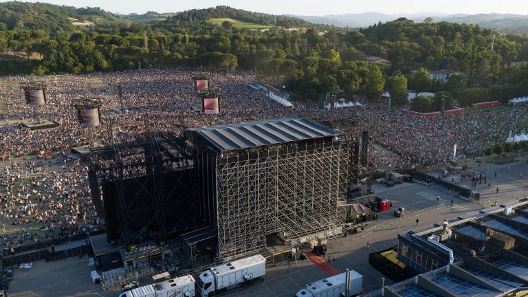 Un adieu aux arènes géantes, un manifeste artistique