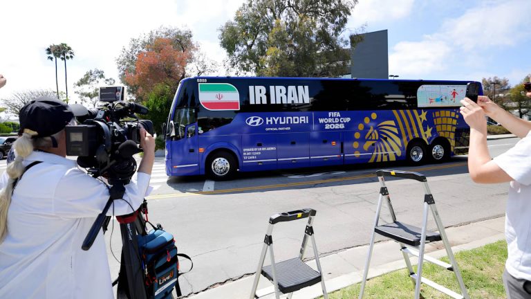 Tensions diplomatiques et arrivée de l'Iran à Los Angeles