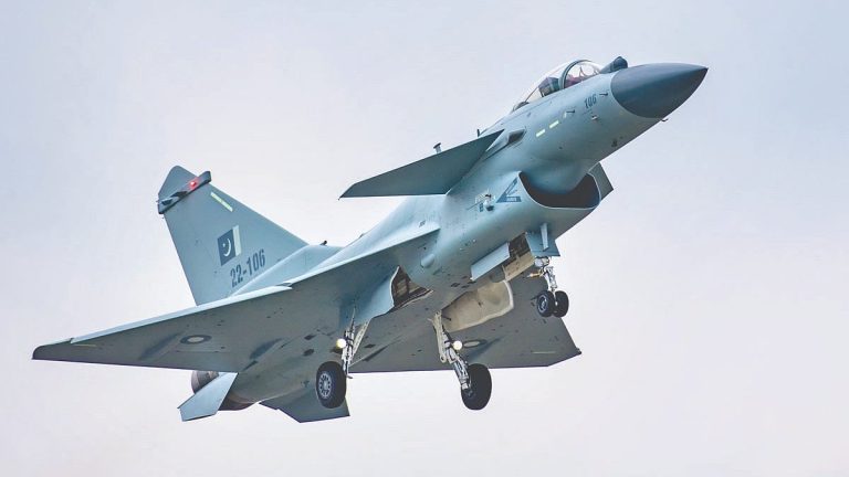 Capacités technologiques du nouveau chasseur J-10CE