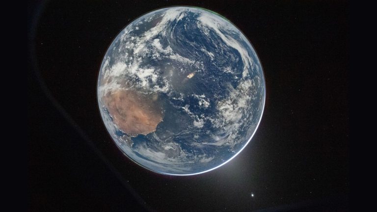 Une capture rare d'aurores doubles depuis l'orbite terrestre