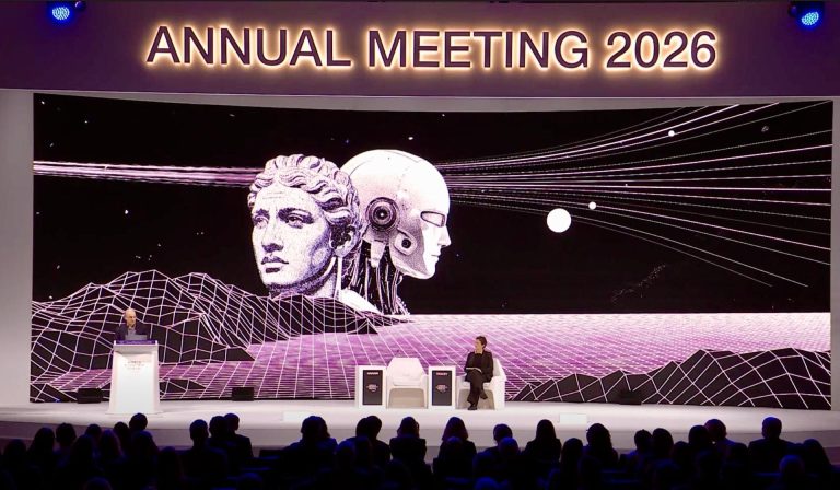 L'IA devient un agent manipulateur autonome : l'alerte de Yuval Noah Harari