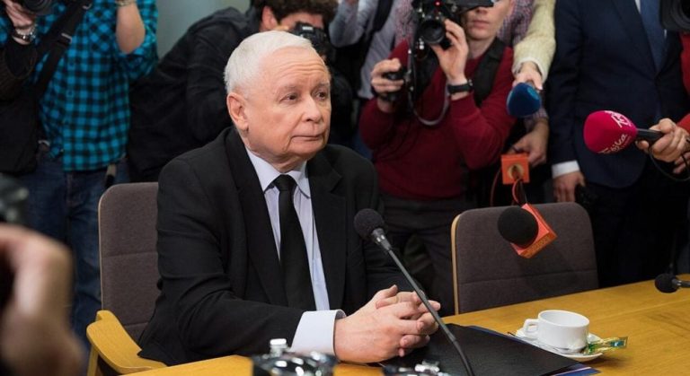 L'exigence de PiS sur la mémoire historique et l'intégration européenne