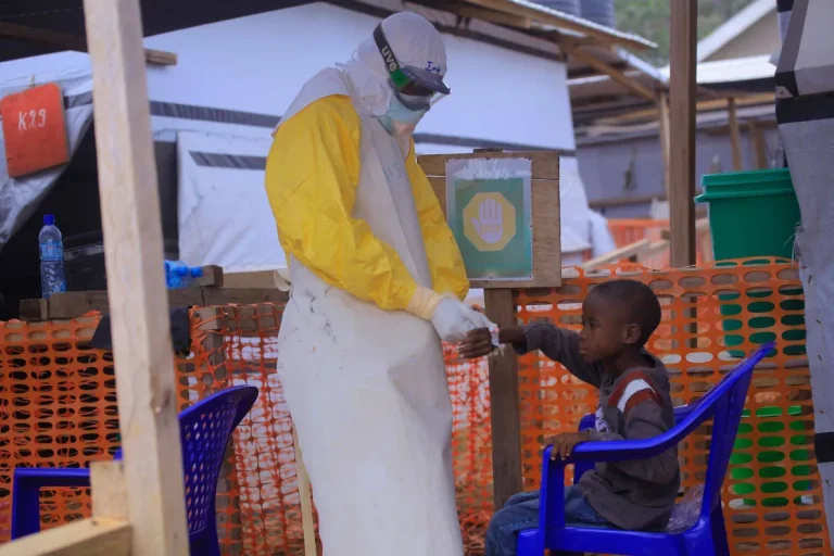 Un nouvel essai clinique pour une souche rare d'Ebola