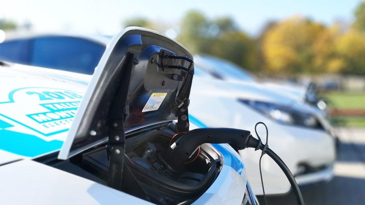 Toyota et Sumitomo prévoient des voitures électriques à l'état solide d'ici 2028