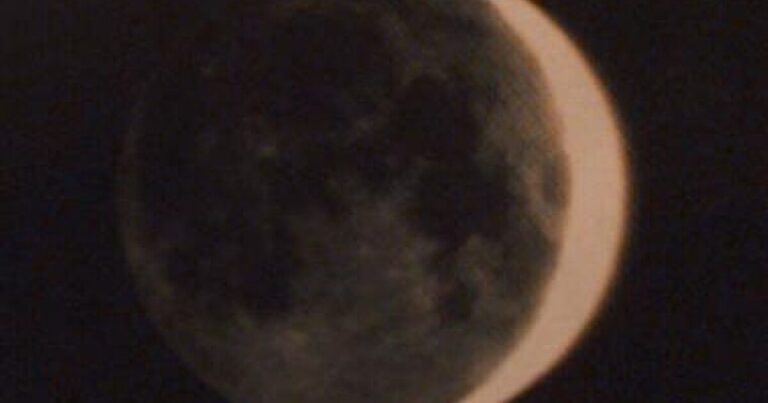 Éclipse Solaire Historique : Un Phénomène Rare Visible en Europe le 12 Août