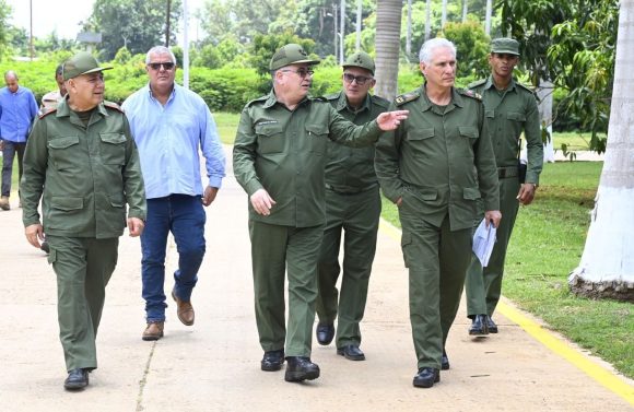 Miguel Díaz-Canel évalue l'intégration de la science au sein du ministère de l'Intérieur