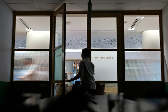 Le travail hybride coûte jusqu'à 9 millions de dollars par an selon Robin