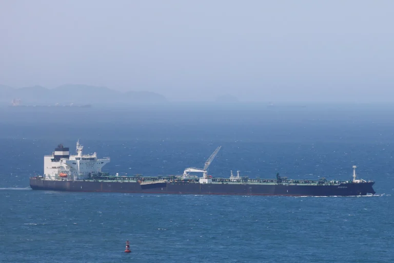 Iran avertit les pétroliers : détroit d’Ormuz sous règles strictes