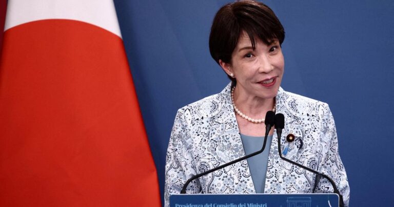 Japon : la cote de popularité de la première ministre Sanae Takaichi chute en dessous des 50 %