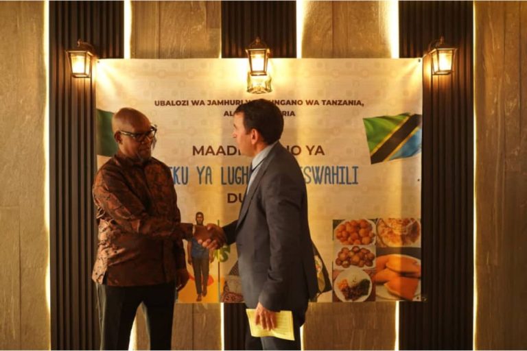 Mobhare Matinyi célèbre le rayonnement du kiswahili à Alger