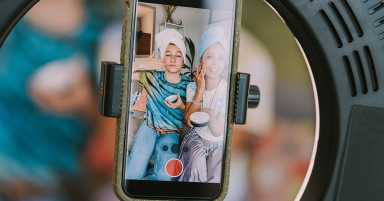 La désinformation sur la crème solaire suscite un engagement disproportionné sur TikTok