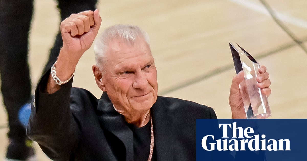 Don Nelson, légende du basket et entraîneur NBA, meurt à 86 ans