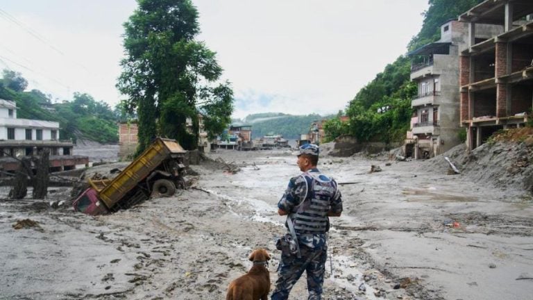 Inondations au Népal et au Tibet : Plus de 550 Morts et 1 400 Disparus