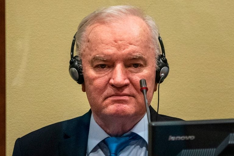 Ratko Mladić, Condamné pour Génocide, Est Mort à La Haye à 84 Ans
