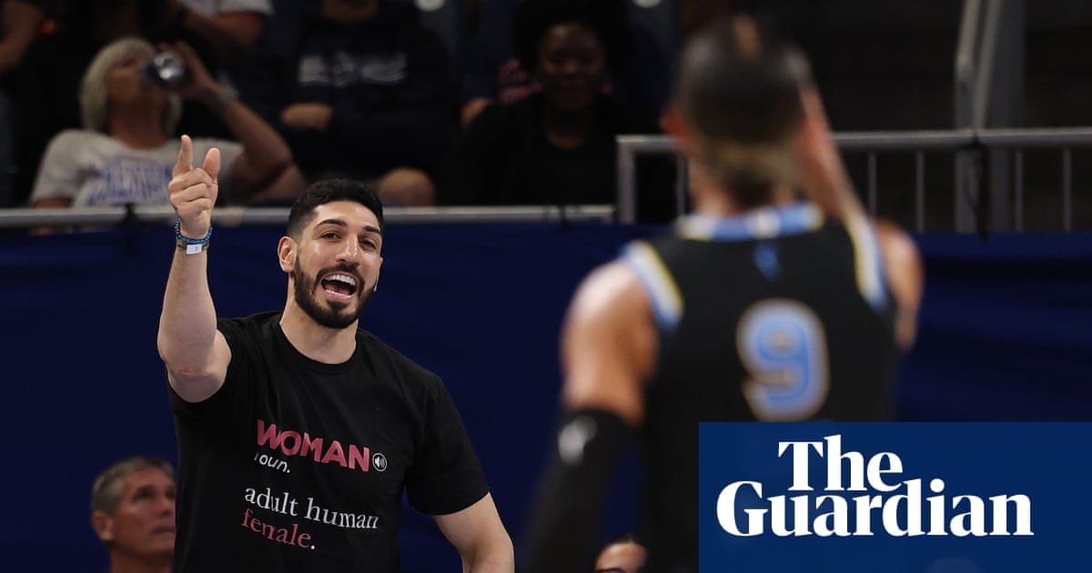 Enes Kanter Freedom expulsé d'un match WNBA après un accrochage avec Natasha Cloud