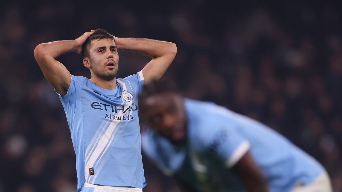 Manchester City rejette la deuxième offre du FC Barcelona pour Rodri