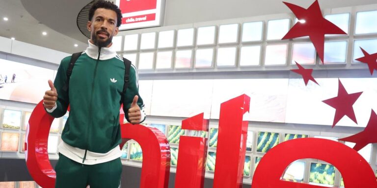 Vozinha Arrive à Santiago pour Signer avec Colo Colo