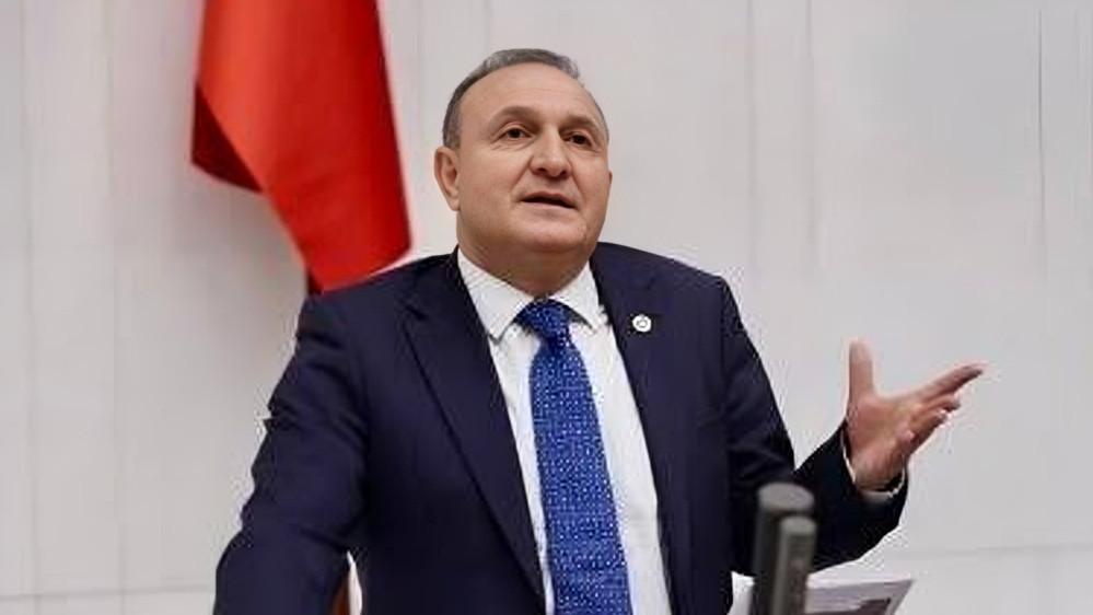 Ömer Karakaş démissionne de l'İYİ Parti et réduit son Groupe au Parlement