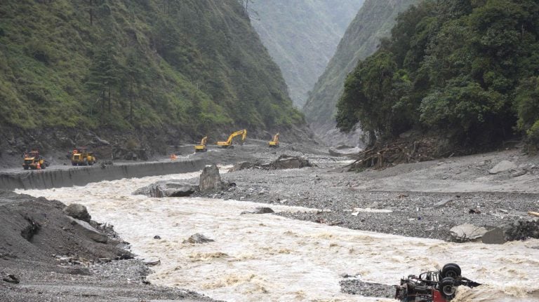Népal : Alerte aux inondations après la rupture d'un lac au Tibet