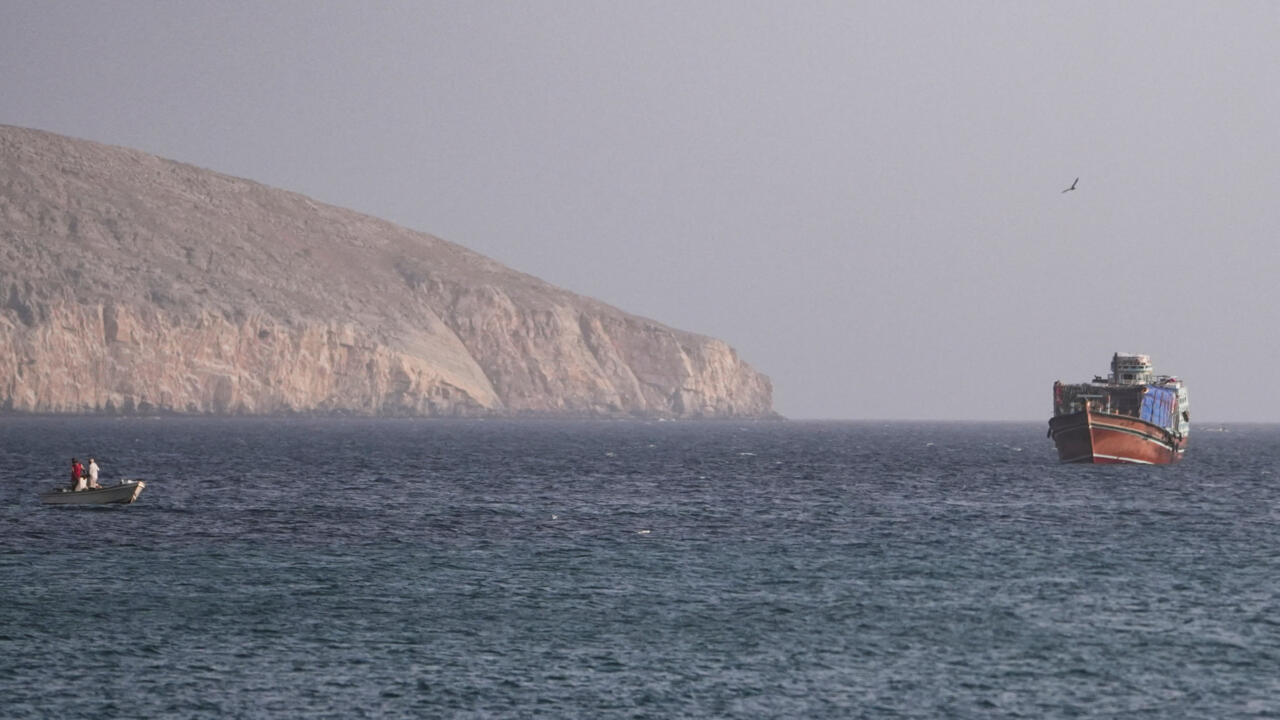 Détroit d'Hormuz : Téhéran et Washington se Disputent le Contrôle du Passage
