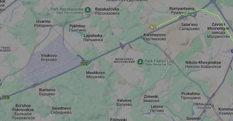 Un avion militaire américain atterrit à Moscou après un vol depuis la Lettonie