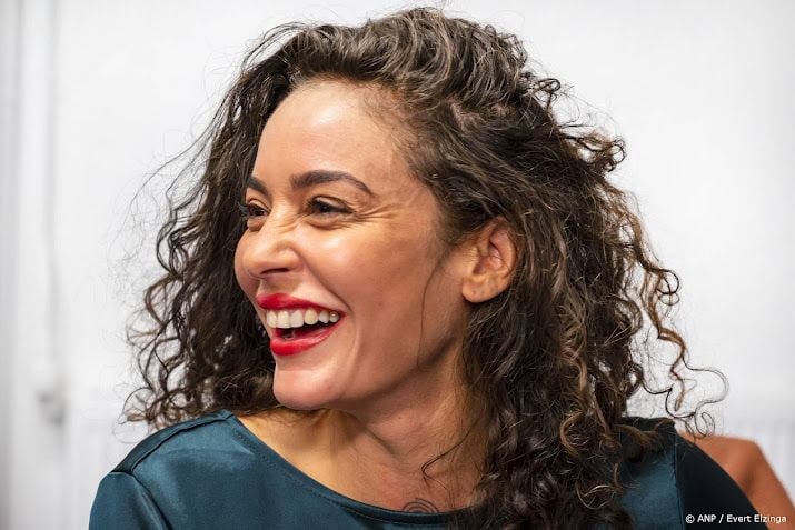 Fajah Lourens wordt voor tweede keer oma