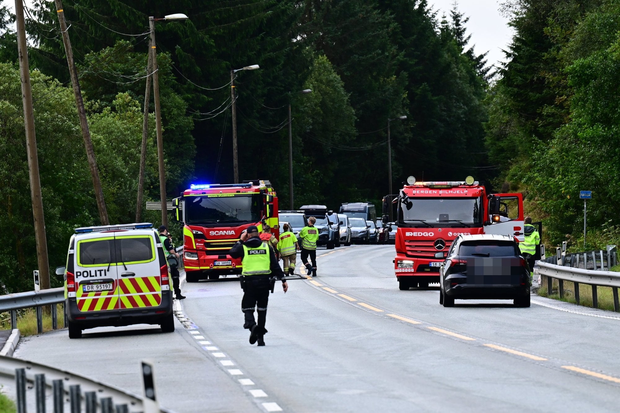 Huit blessés hospitalisés après une collision sur l'E16 à Åsane