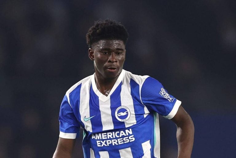 Manchester United s'accorde avec Brighton pour le transfert de Carlos Baleba