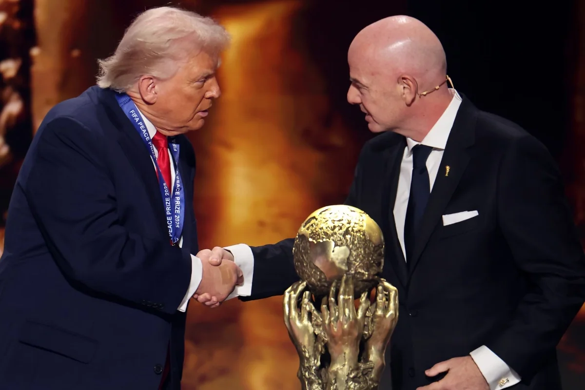 Donald Trump soutient Gianni Infantino et qualifie son remplacement d'erreur majeure
