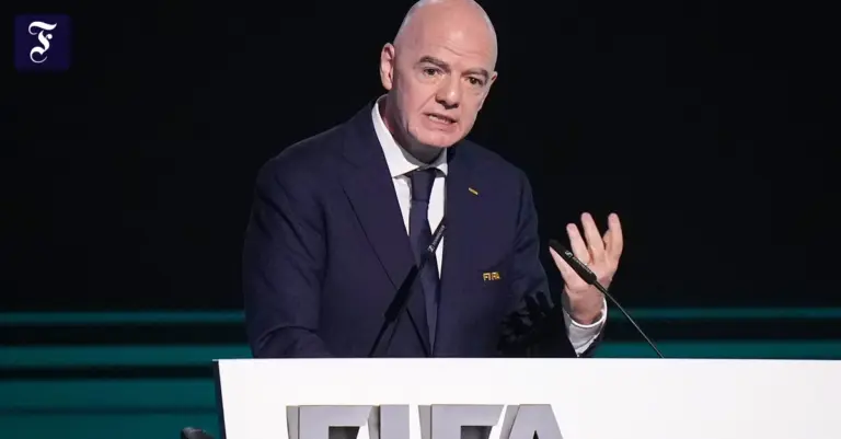 FIFA : Gianni Infantino convoque une réunion de crise à Rabat