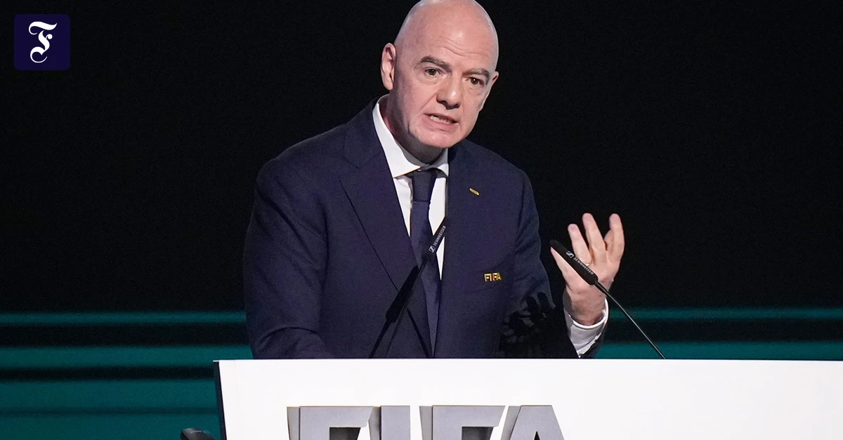 FIFA : Gianni Infantino convoque une réunion de crise à Rabat
