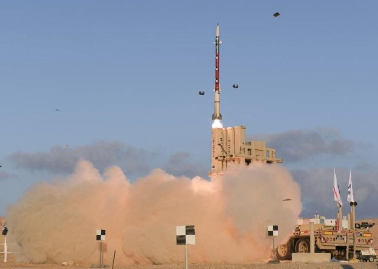 Israël Vend l'Escudo de Aquiles à la Grèce pour Trois Milliards d'Euros