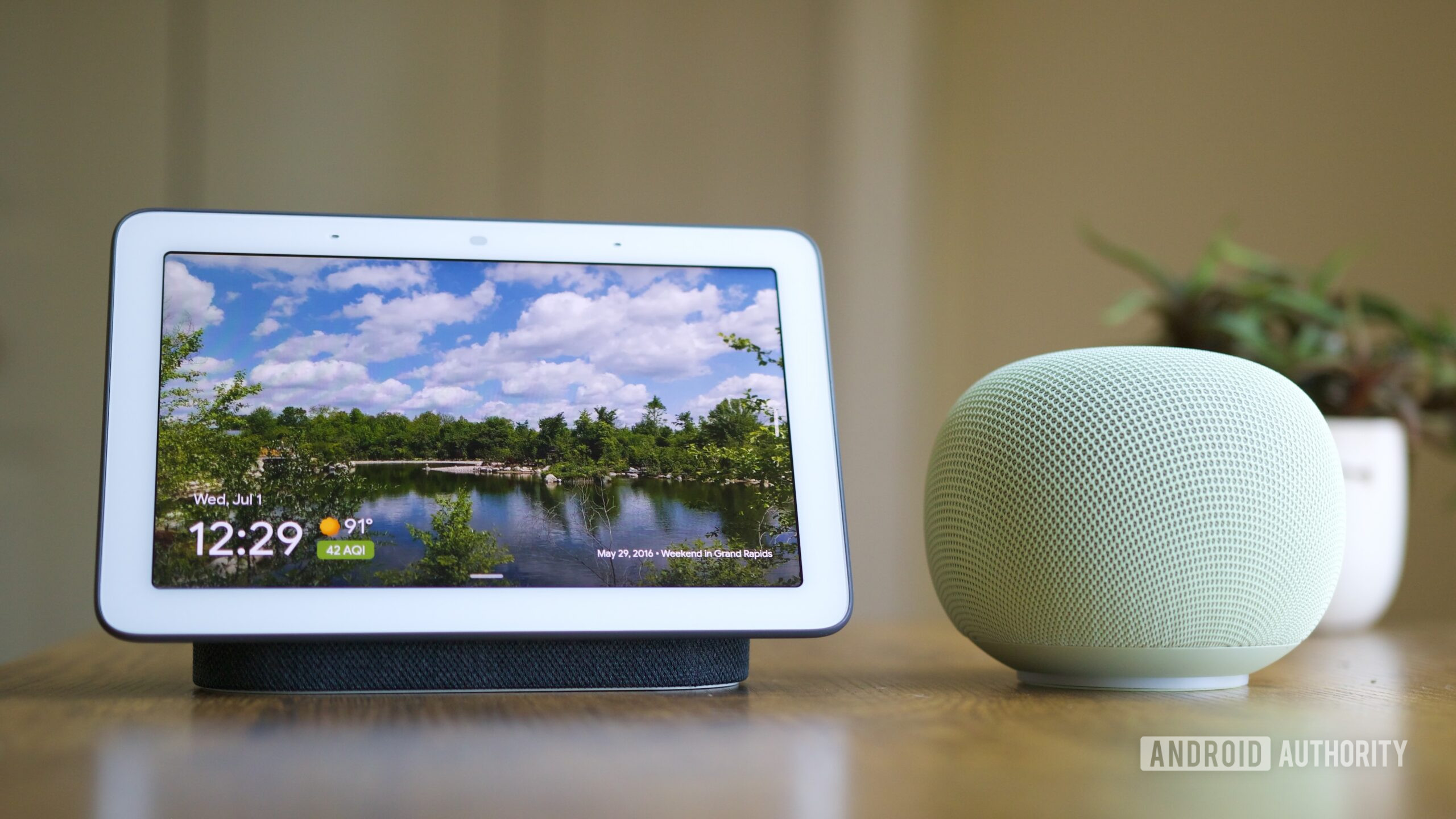 Google lance une enceinte intelligente avec Gemini à 99 dollars