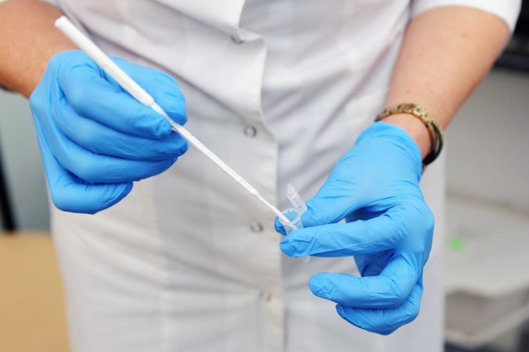 NHS Angleterre : des kits d'autodépistage du HPV pour le col de l'utérus