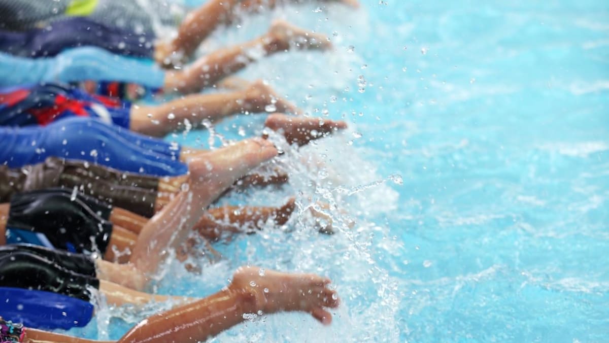 Un entraîneur de natation condamné en prison et en canne pour abus sexuels d'une élève de 10 ans