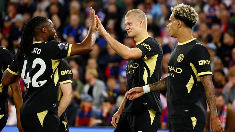 Manchester City bat Crystal Palace avec Haaland et Cherki