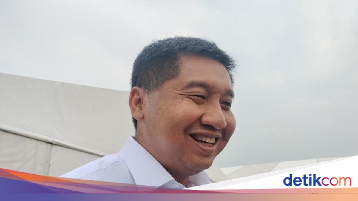 Maruarar Sirait Lempar Wacana Bangun Hunian di Atas Sungai