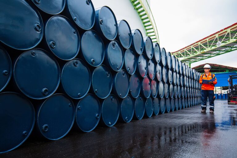 Prix du Pétrole : Chute des Cours après les Annonces de Donald Trump