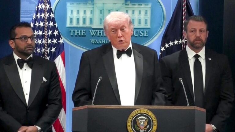 Donald Trump Signe des Décrets Pour Restreindre le Droit du Sol aux États-Unis