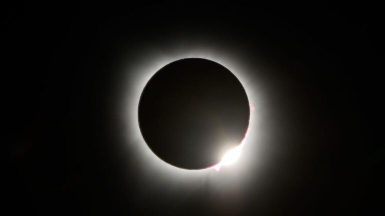 Éclipse Solaire Totale : Un Spectacle Rare Prévu en Europe le 12 Août 2026