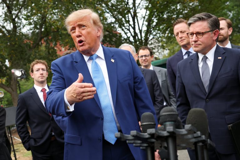 Donald Trump impose le terme super intelligence au sein de l'administration
