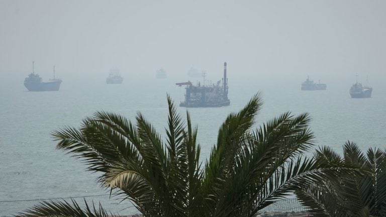 USA Détruisent Cinq Pétroliers Iraniens Après des Attaques Navales