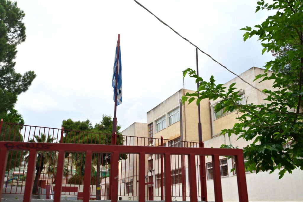 Décès d'une directrice de collège à Ilioupoli après un arrêt cardiaque