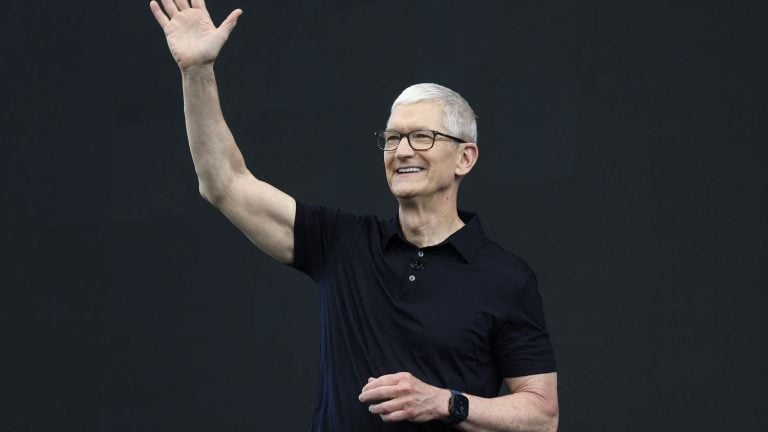 Le PDG d'Apple, Tim Cook, prononce le discours d'ouverture lors de la WWDC d'Apple à l'Apple Park, le 8 juin 2026 à
